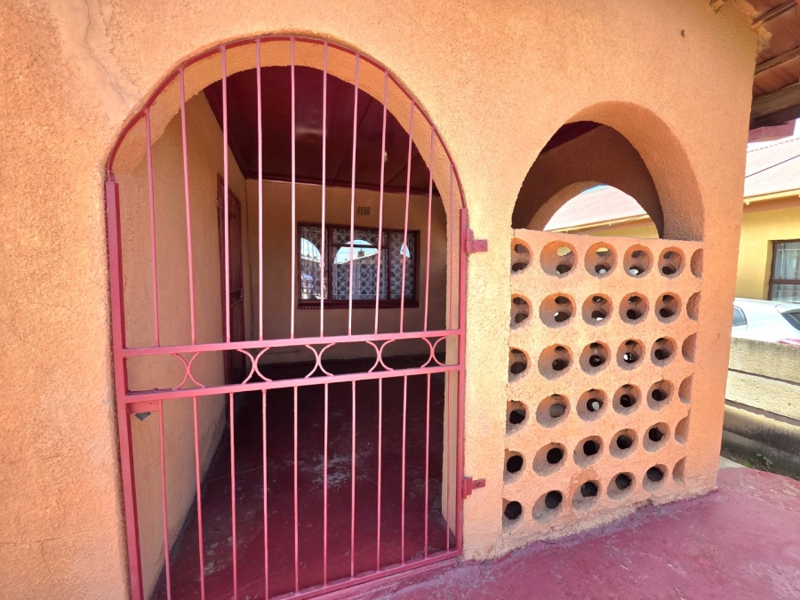 3 Bedroom Property for Sale in Thorisong Free State